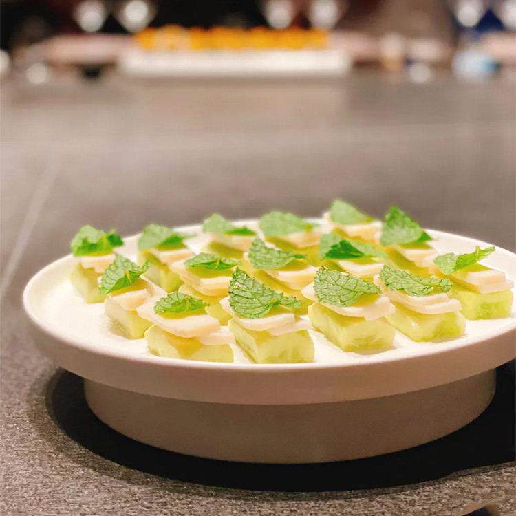 酒店中厨圆形特色创意融合菜意境菜中式冷菜双层浅盘哑光白餐具盘