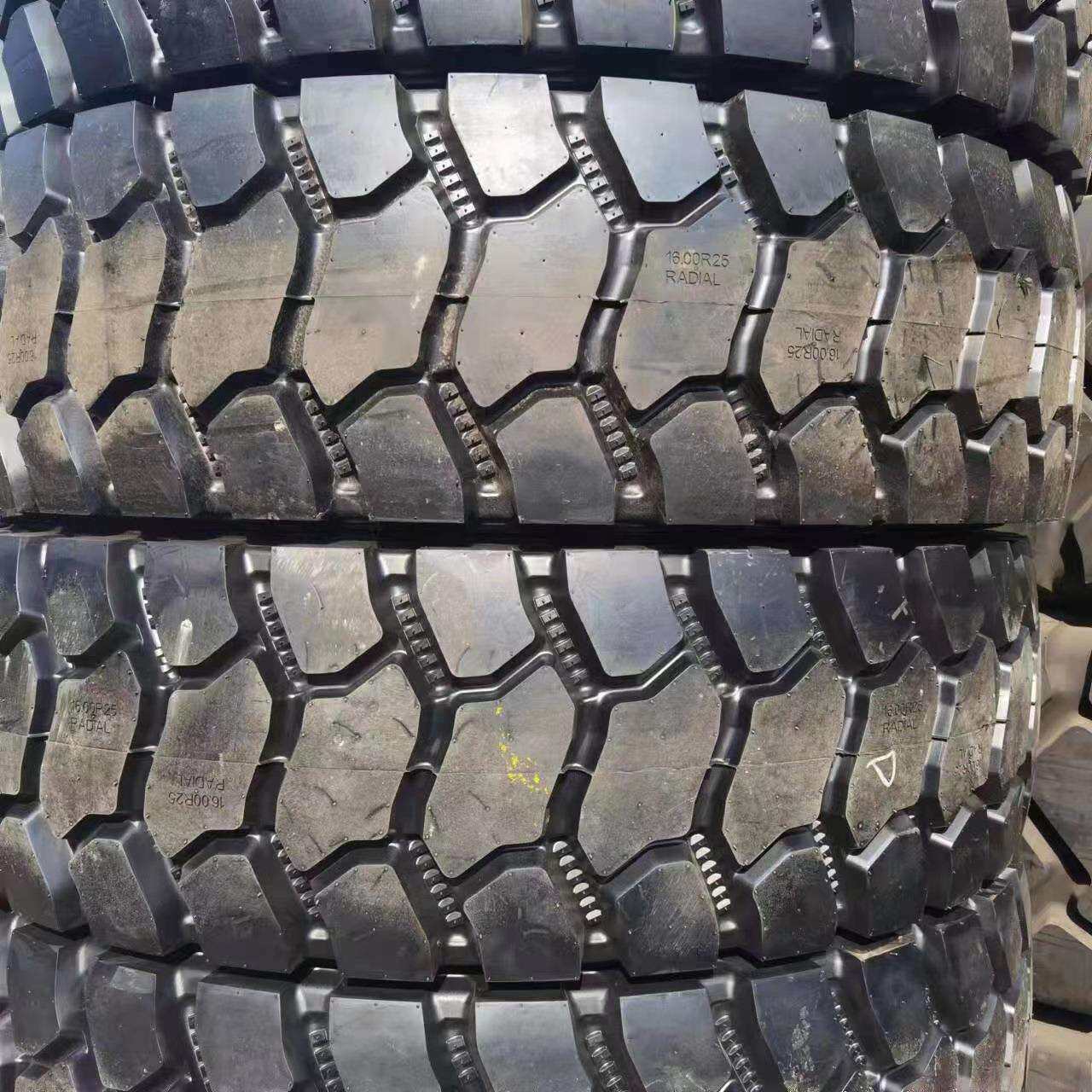 朝阳威狮宽体车 1400R25 1600R25 矿山自卸车运输车工程轮胎