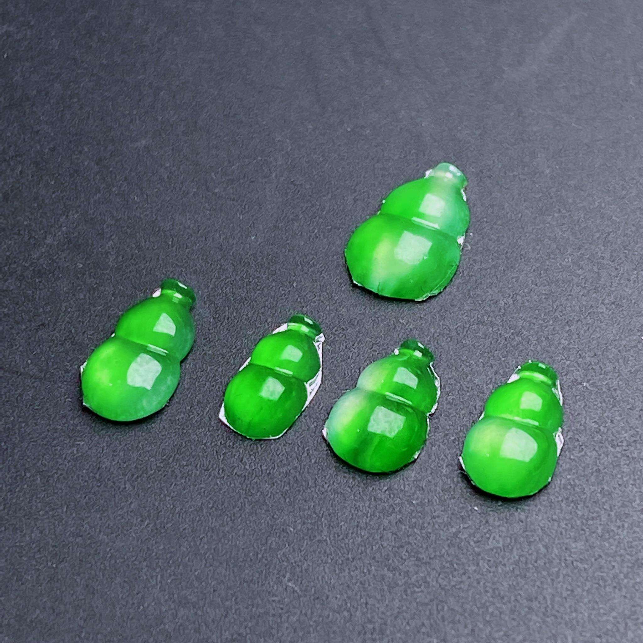 缅甸天然翡翠a货冰阳绿葫芦一手裸石fxj8.4-5.6-2.2mm 小7-3.7-2m