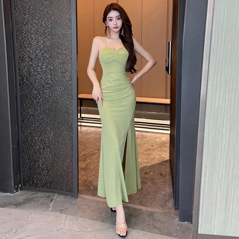 温柔风气质开叉礼服长裙女性感露背带胸垫皱褶显瘦包臀吊带连衣裙