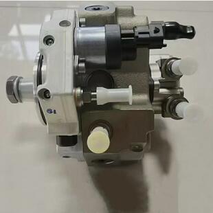 PC200-8挖掘机发动机配件燃油泵 6754-71-1110