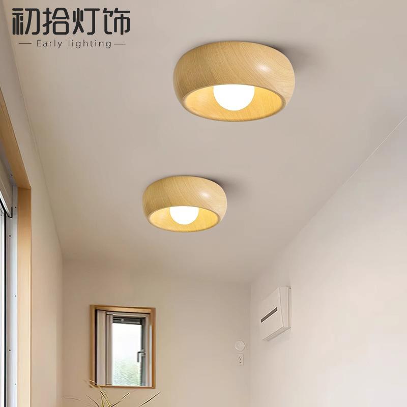 过道吸顶灯现代简约入户玄关灯极简圆形创意复古胡桃色阳台走廊灯
