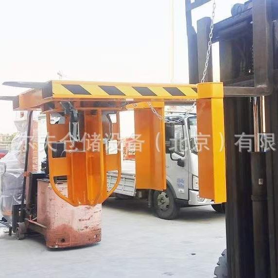 北京四油桶夹具桶夹双油桶抱桶夹重型卸桶器四鹰嘴铁塑吊桶夹厂家