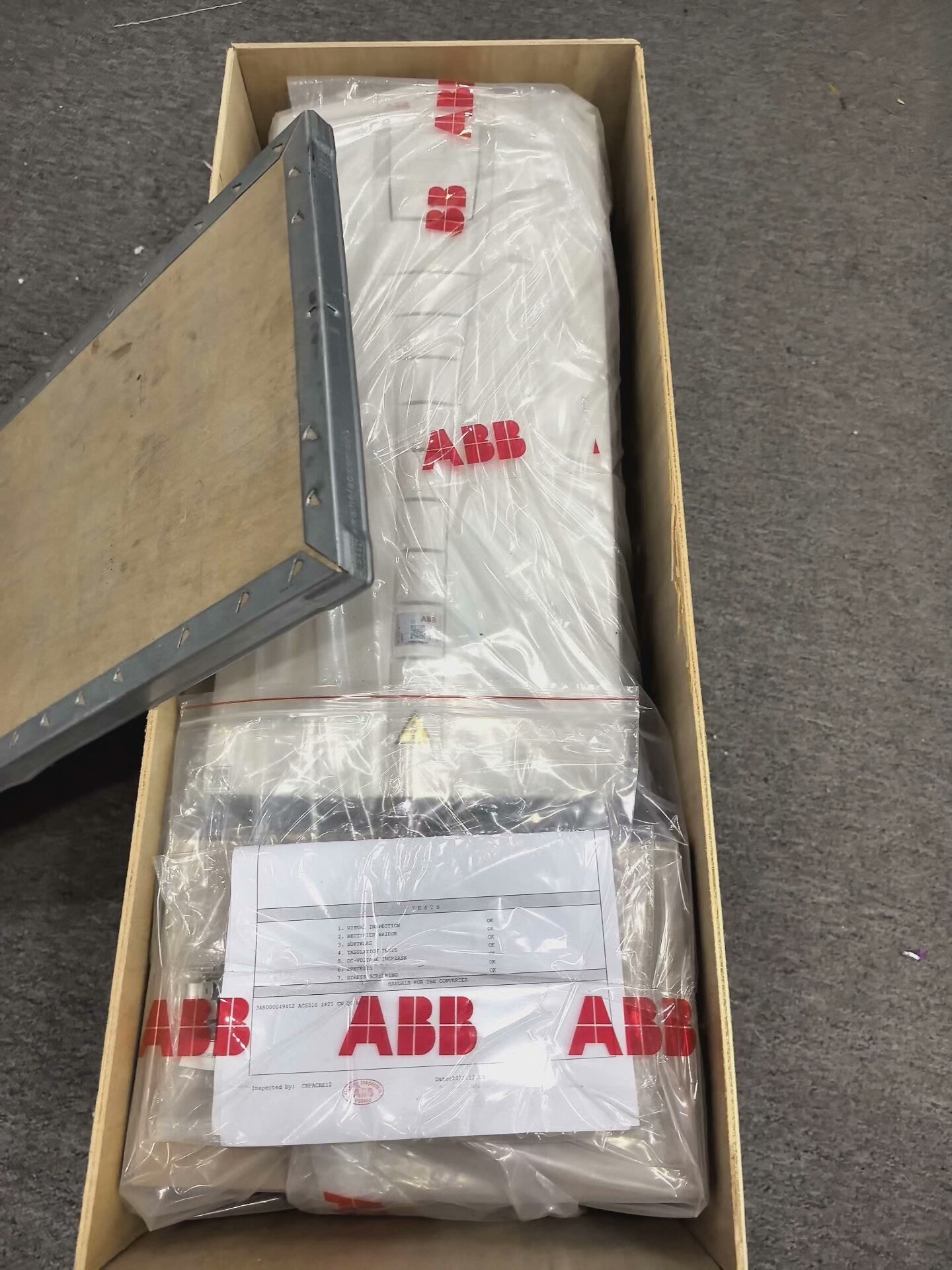 ACS510-01-125A-4全新原装标价出1台