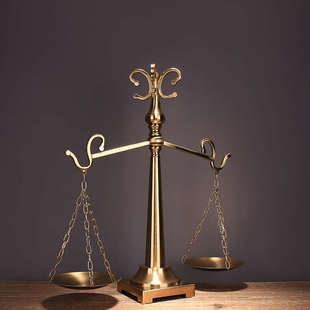 北欧现代轻奢铁艺电镀仿铜天平秤摆件 样板间会所家居饰品工艺品