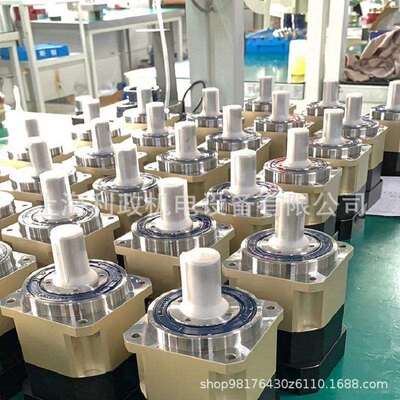 伺服电机匹配利政斜齿行星减速机 FAB042-10-L1-S2输出轴13毫米