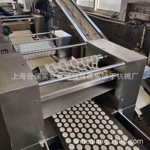 2024新款韧性饼干生产线 薄脆饼干成型机 400手指饼干设备 合强牌