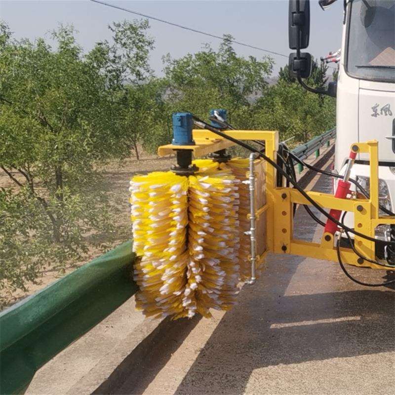 厂家直发高速公路全自动护栏清洗车多功能围档清洗设备