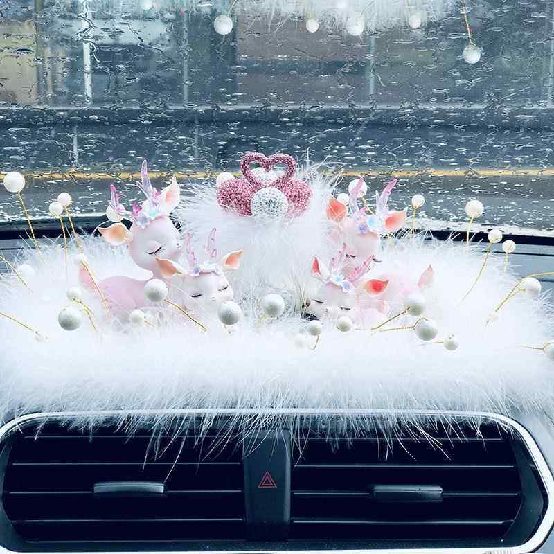 W2358V汽车装摆件超萌一款路平安鹿新款女神车内中蕞控台饰品车载