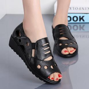 凉鞋 子夏季 女2跟025新款 鞋 女士真皮鱼嘴坡百搭妈 中老年女妈鞋 正品