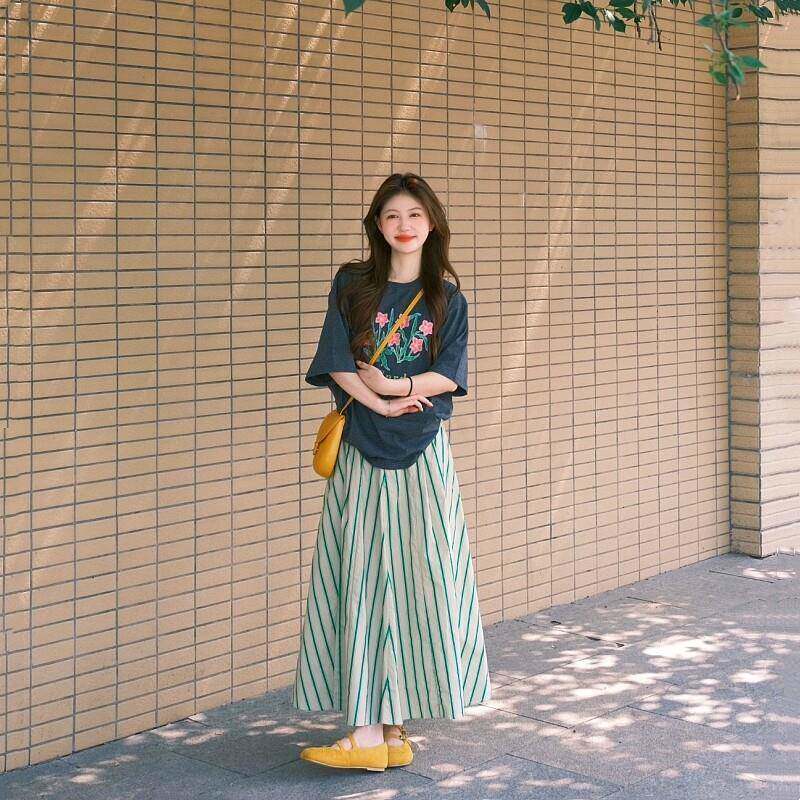 夏日ootd穿搭独特漂亮套装条纹半身裙子韩系宽松T恤上衣两件套女