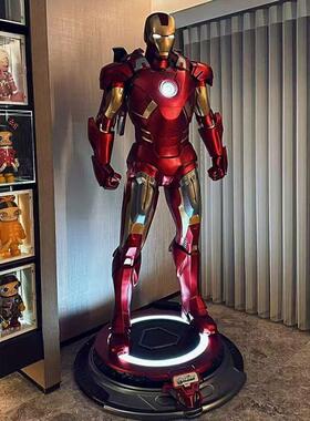 潮玩大型1比1钢铁侠落地摆件玻璃钢雕塑漫威发光商场客厅摆件装饰