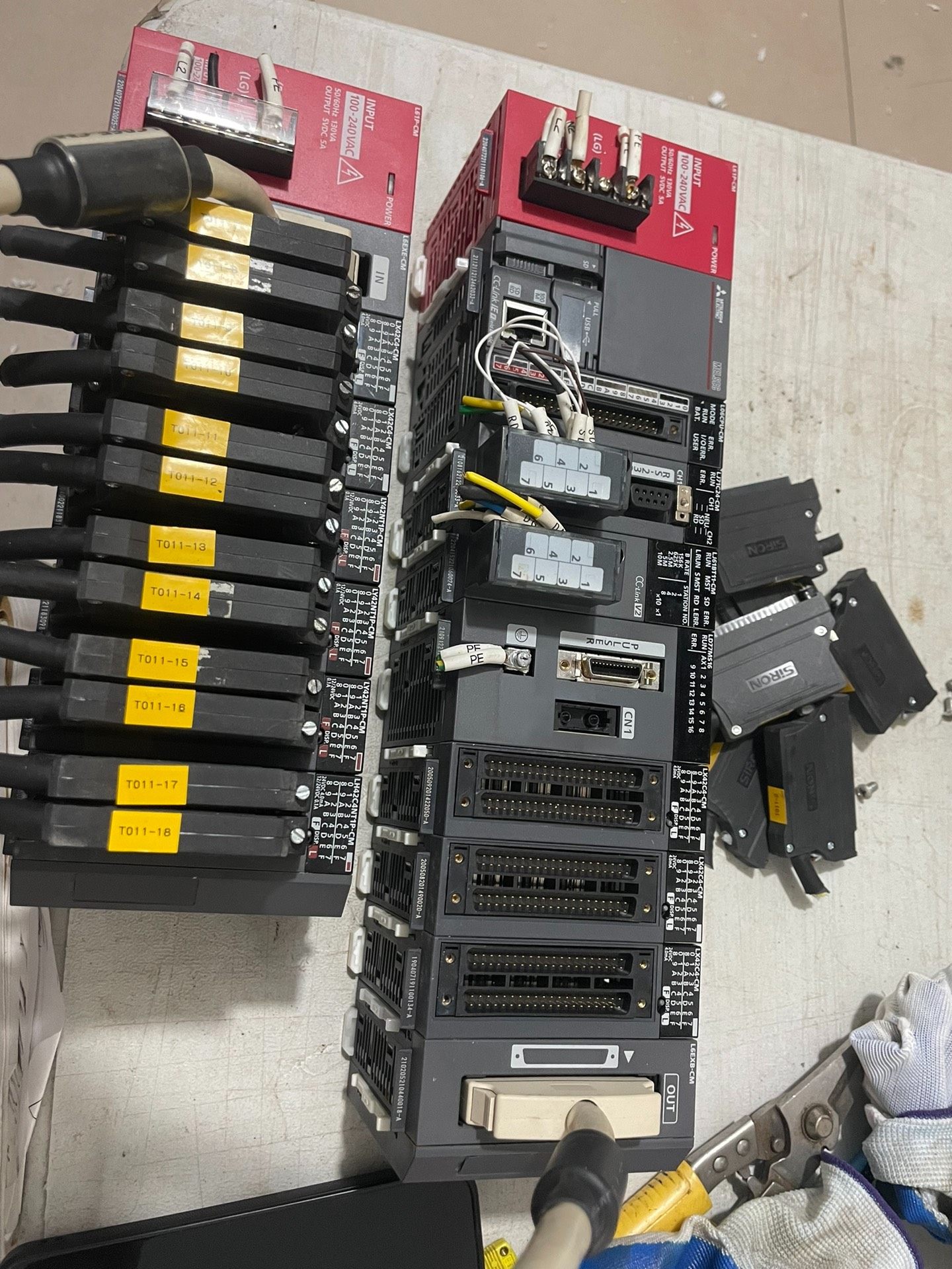 三菱pLC  L61P-CM   2