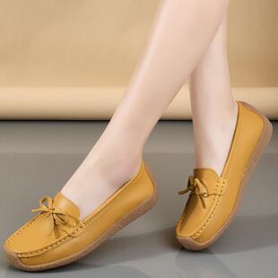 高档春秋季平鞋底女软底休闲白鞋中老年妈鞋真皮坡妈跟女单鞋护士