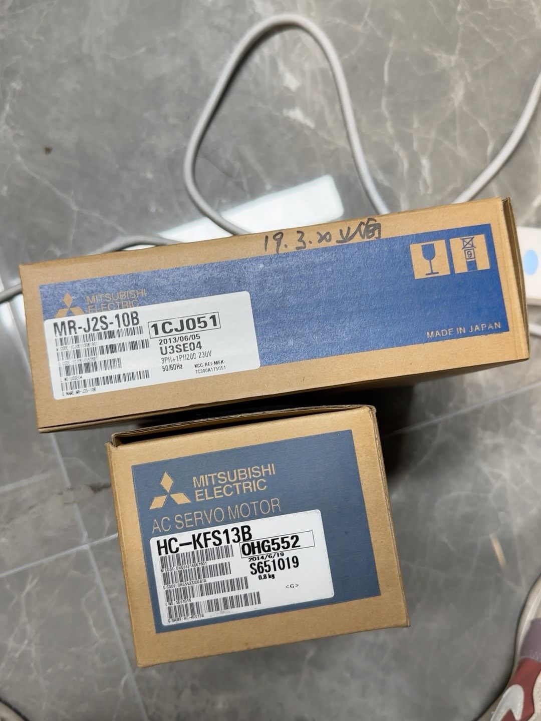 电机三菱伺服电机HC-KFS13B