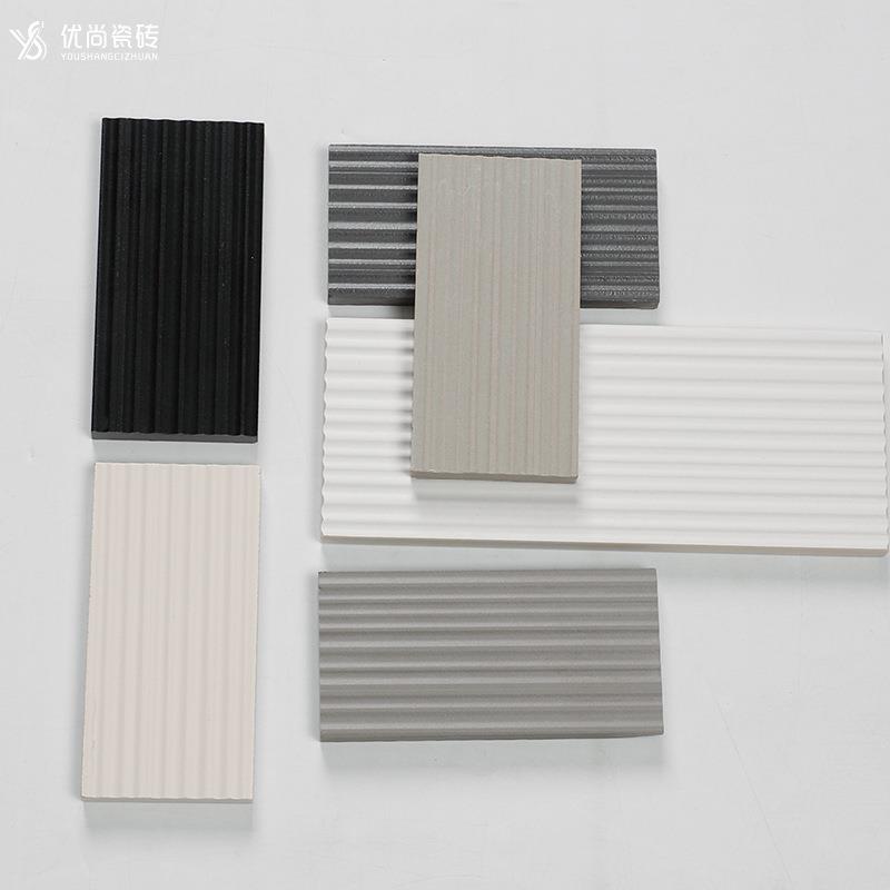 日式轻奢浴室卫生间拉槽瓷砖600x1200通体条纹墙砖奶白色仿古砖