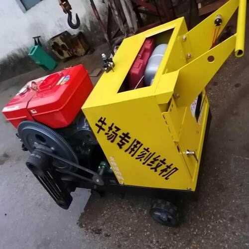 供应柴油牛场路面开槽机刻槽机实惠耐用操作方便