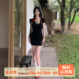 橘子树在哪儿设计感立体花花连衣裙女夏季纯欲辣妹修身包臀短裙子