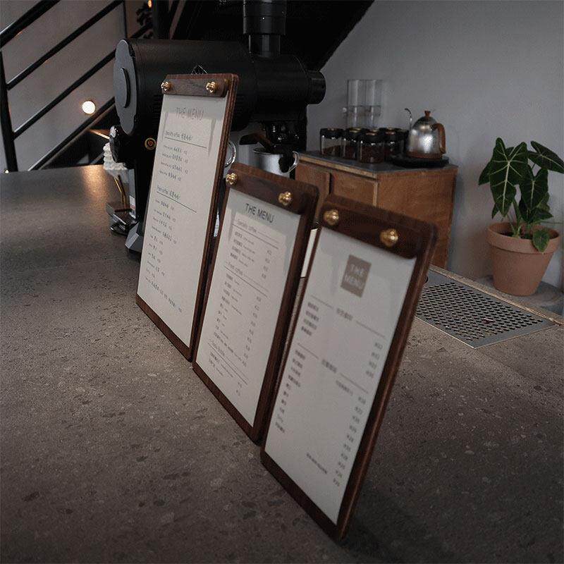 立式菜单夹板A4价目展示牌咖啡店吧台桌面立牌夹纸架A5木制展示牌图片