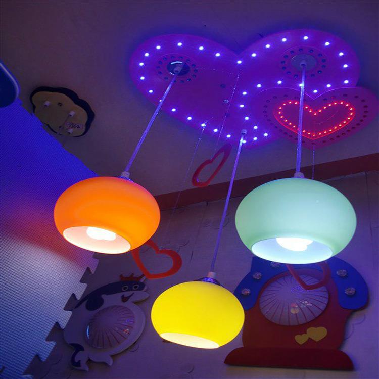 爱心木质吸顶吊灯 现代时尚卡通灯卧室书房幼儿园装饰灯具