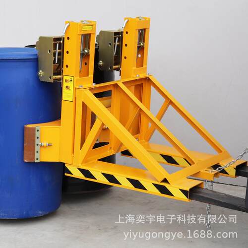 叉车油桶夹搬运装卸抱铁塑料桶专用重型双鹰嘴夹具抓桶器四桶夹子