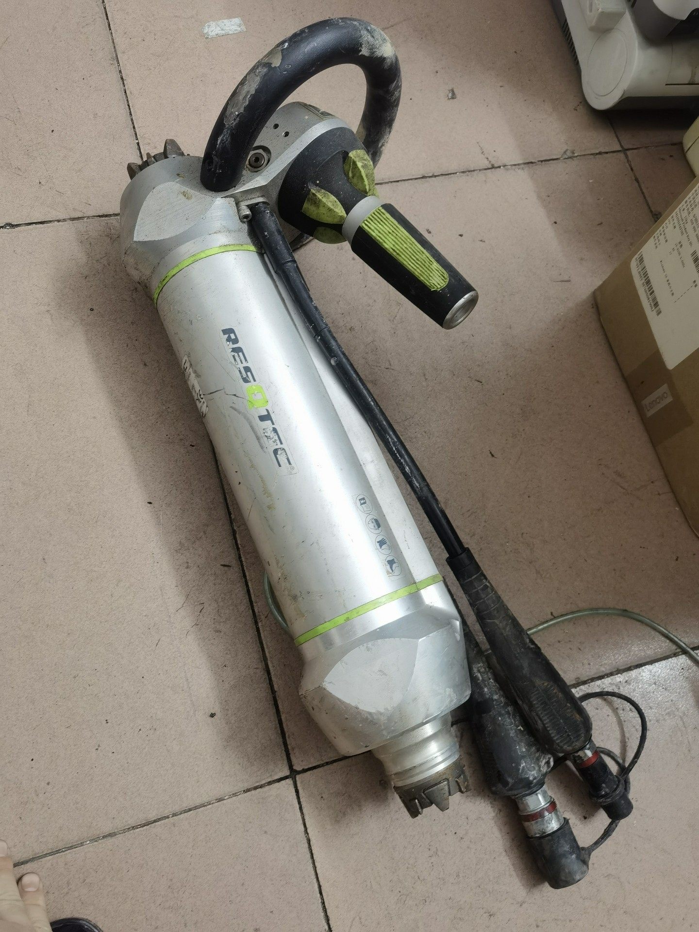 荷兰进口RESQTEC液压撑杆支撑器，实物拍摄，没法测试好坏