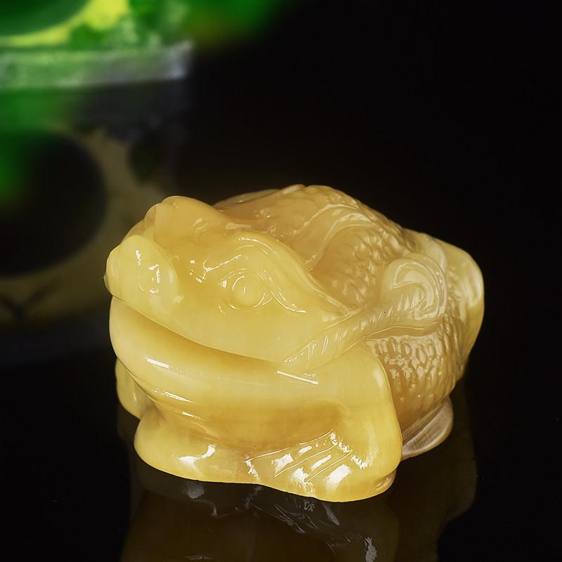 天然玉石米黄玉金蟾招财摆件三足蟾蜍三脚金蝉办公室店铺开业礼品