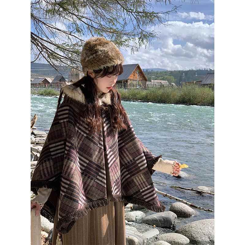 罐头士多所2024秋冬新款高级感无袖披肩棕色流苏连帽斗篷短外套女