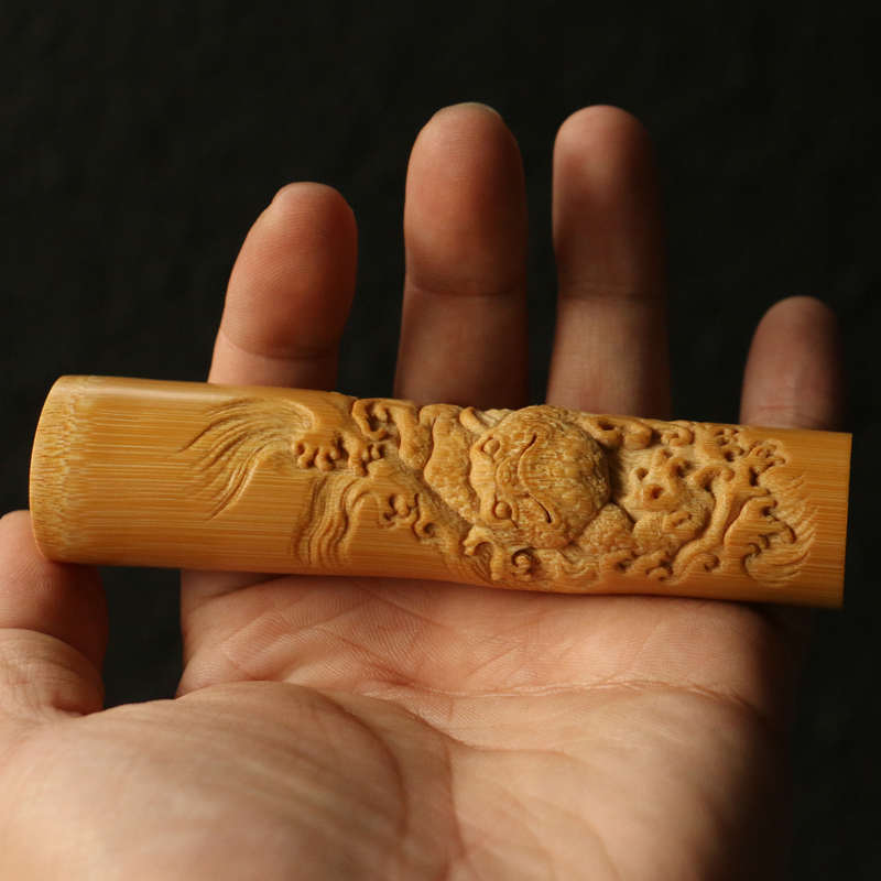 一物一拍精品名家三舍纯手工浅浮雕金蟾图实心竹手把件竹雕把玩件