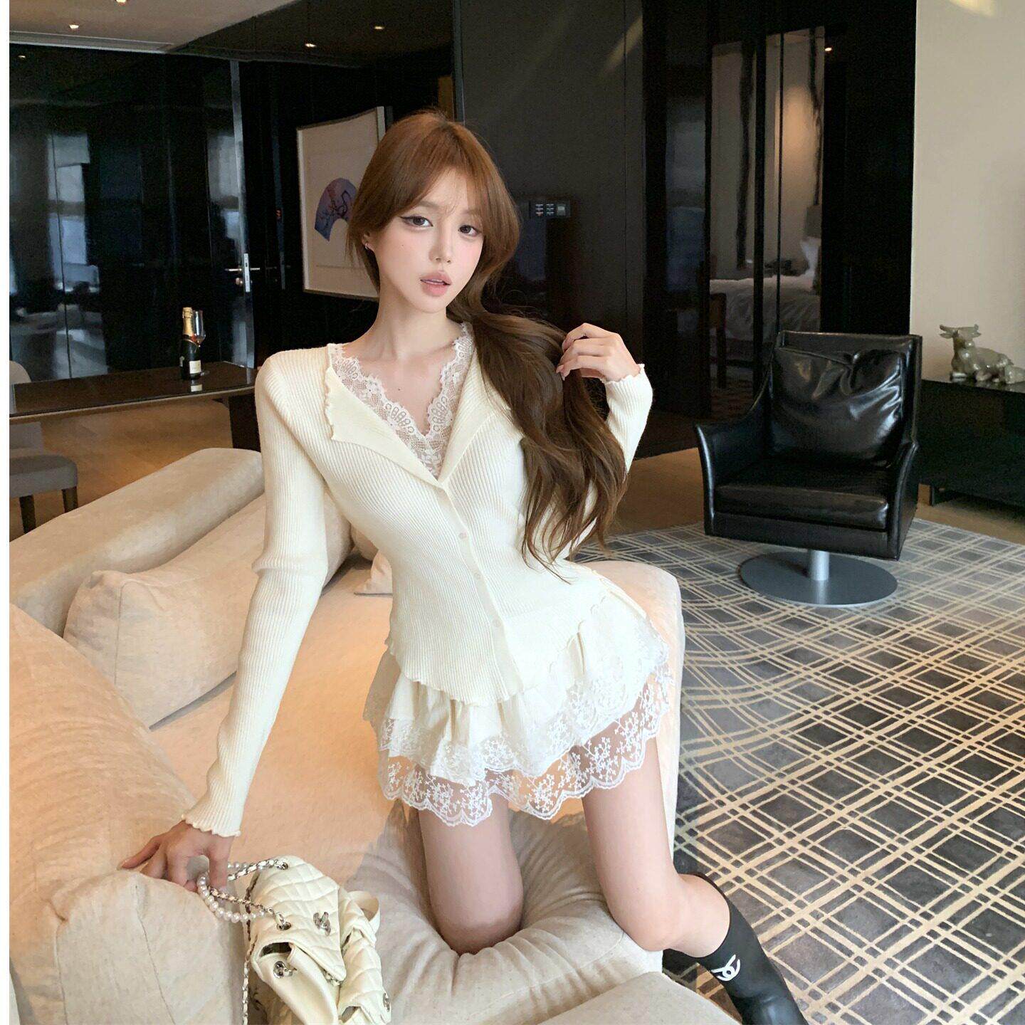 蕾丝拼接领假两件针织上衣冬纯欲长袖毛衣奶芙芙蓬蓬短裙套装女