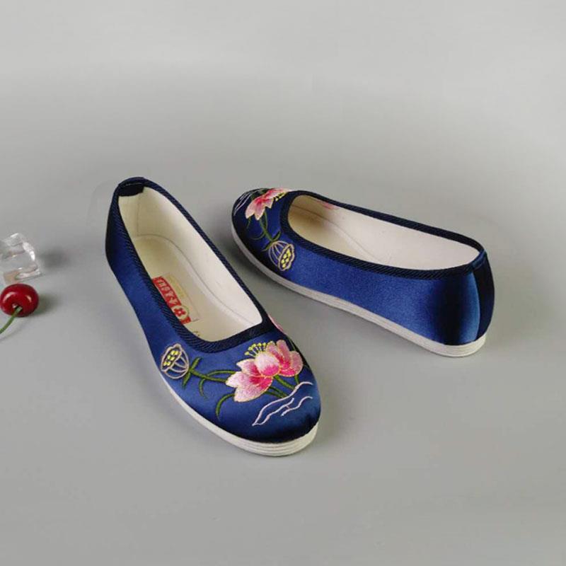 高档妈中国风布老北京鞋大码纯底女鞋 绣花千层底妈婆婆鞋中老年