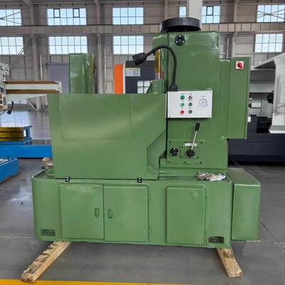 滚齿机厂家现货供应Y150加工长度200mm重型齿轮滚齿机精密制造
