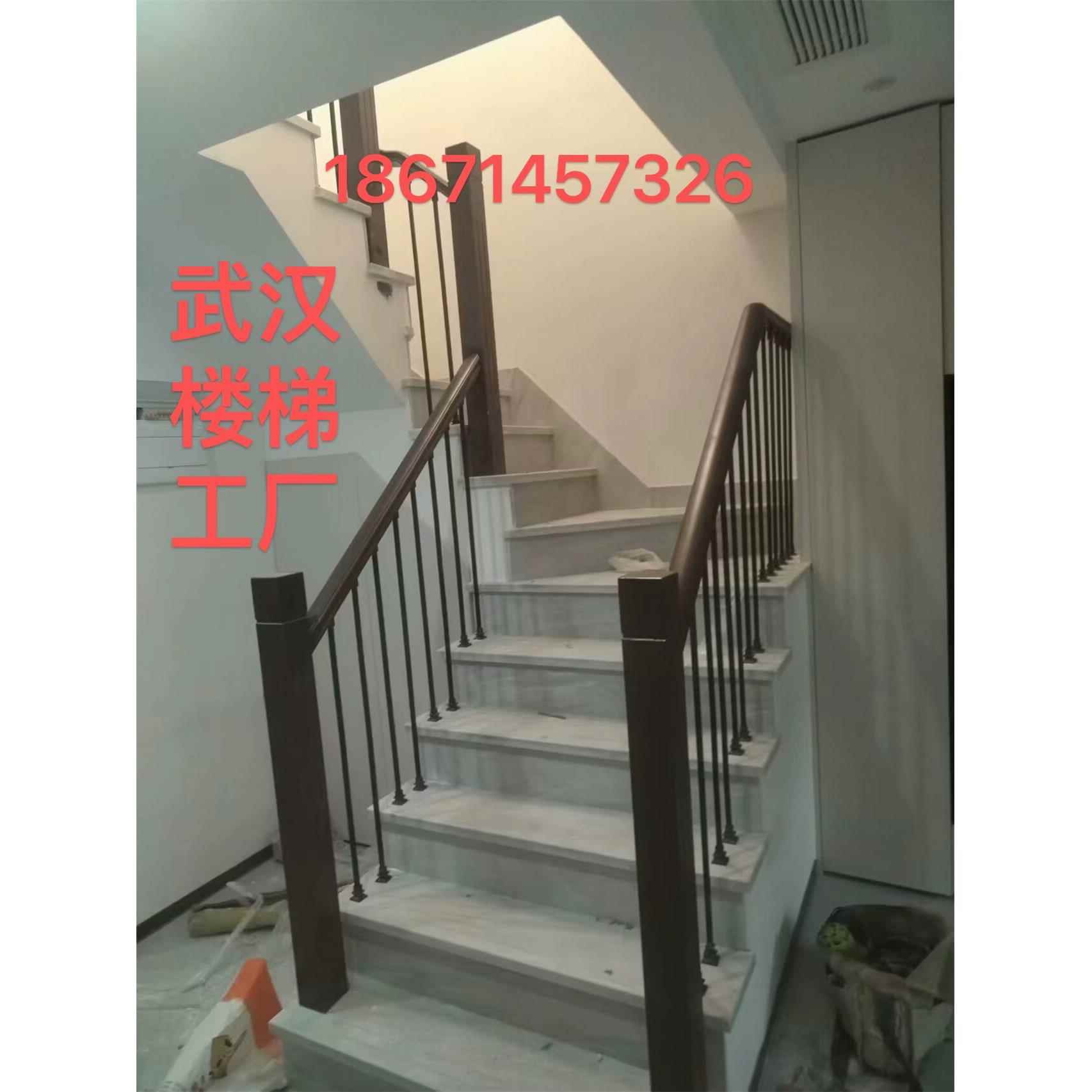 武汉楼梯厂家实木铁艺铝艺栏杆踏步网红扶手阳台阁楼别墅复式立柱