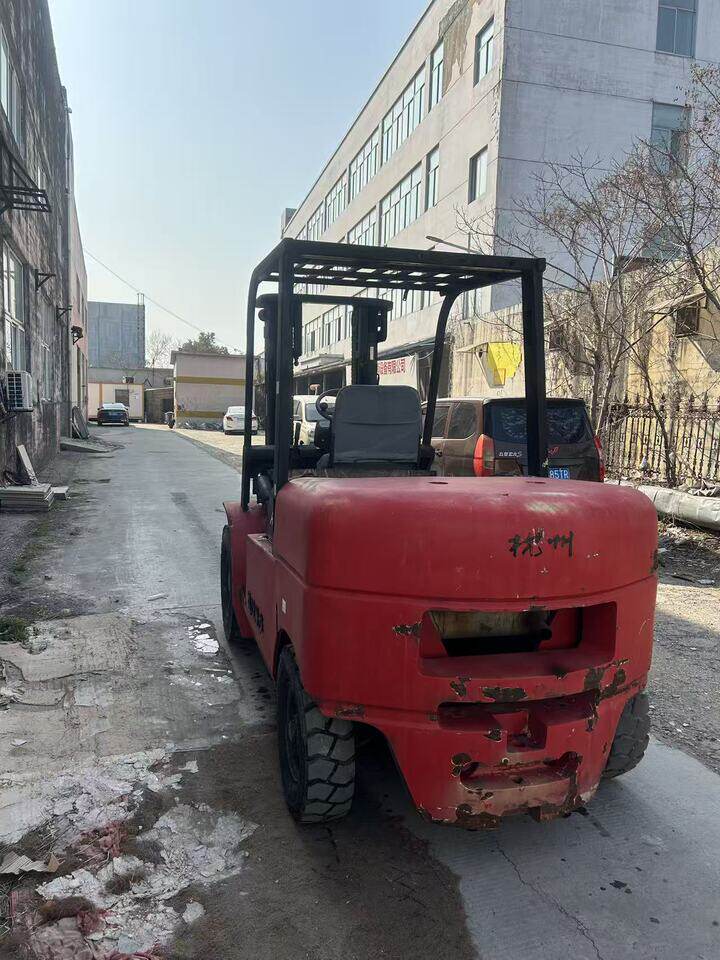 4月12日扬州委托资产处置5吨叉车一台自重7吨多纯铁配重正常使用叉货齐全网络拍卖公告