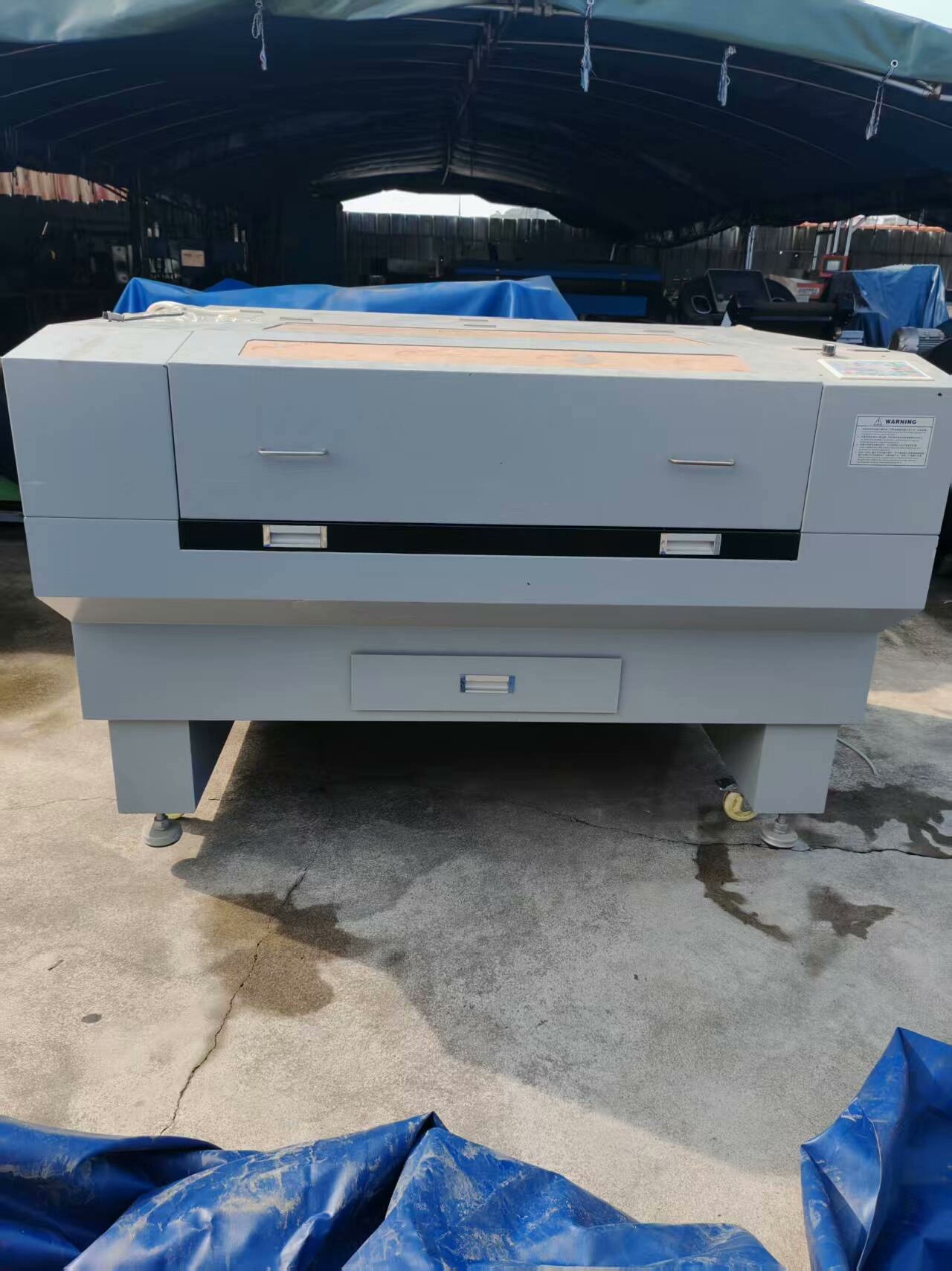 大族粤铭1080激光切割机，2021年出厂，9成新！工作台面