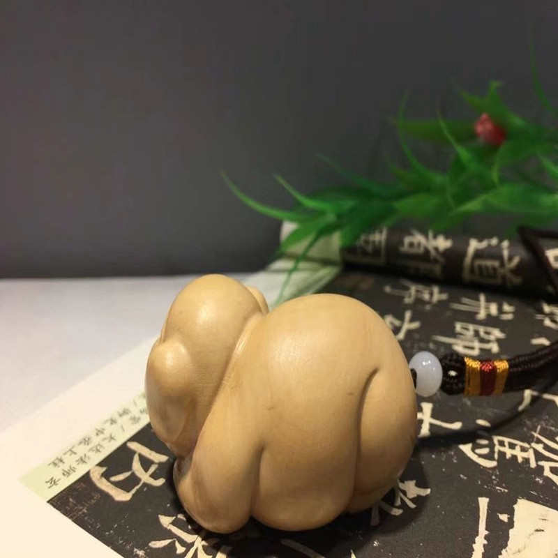 黄杨木萌萌猪手把件 文玩把玩件木制雕刻工艺品 创意挂件厂家直供