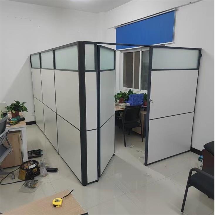 可折叠式移动隔断墙带门推拉设计 上海产抗污耐脏密度板屏风 定制