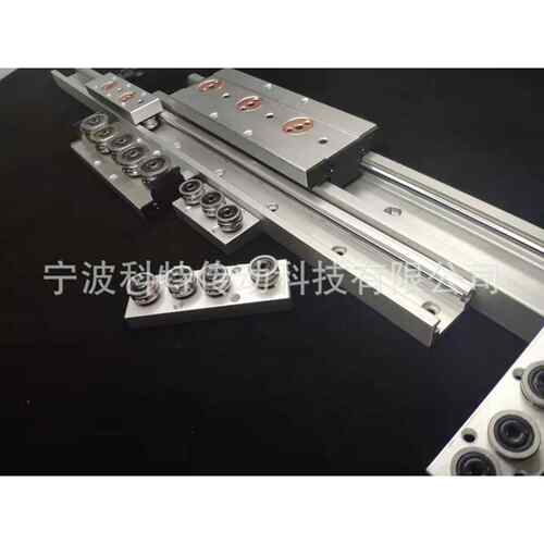 SGB带锁紧滑块内置双轴心重型直线导轨SGR10E15N20N3550轨道