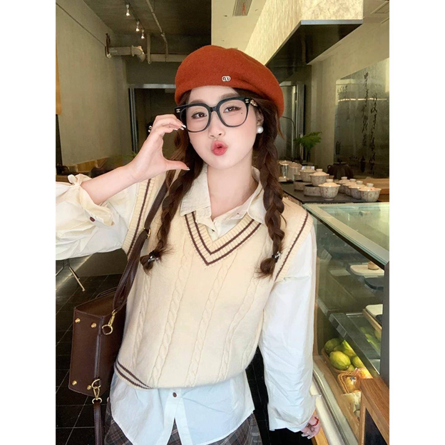 新品潮流时尚麻花针织马甲女2026秋季学院风v领拼色无袖叠穿毛衣