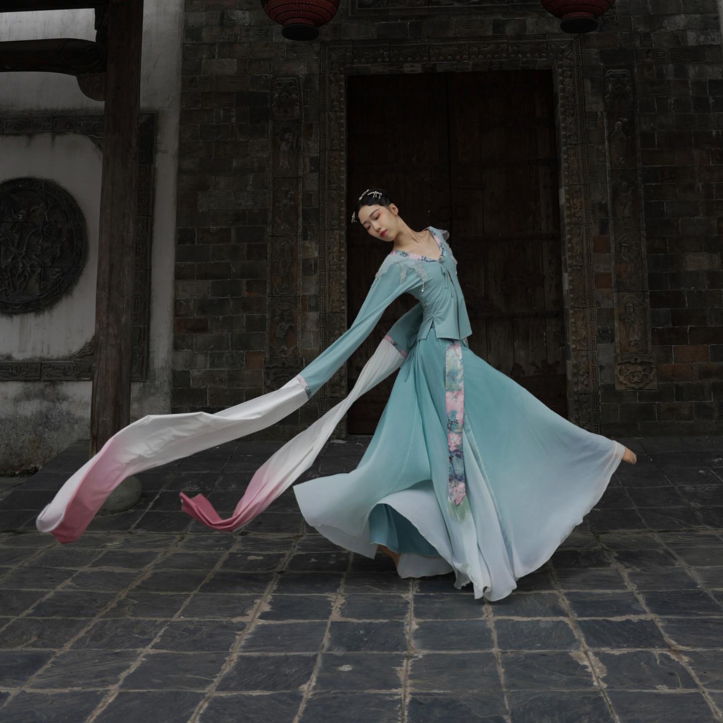 古典舞服装女梨园梦云肩刺绣中式传统水袖舞台装戏服艺考演出服装