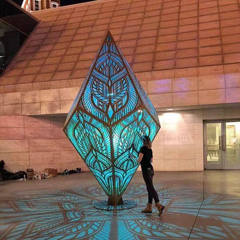 不锈钢钻石魔方雕塑正方体景观灯LED发光金属镂空装饰小品景观灯