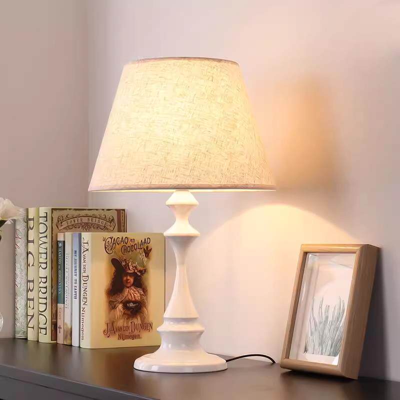 高档美式意台灯北欧式复床古卧室头柜灯简约客个性创可调光厅台灯