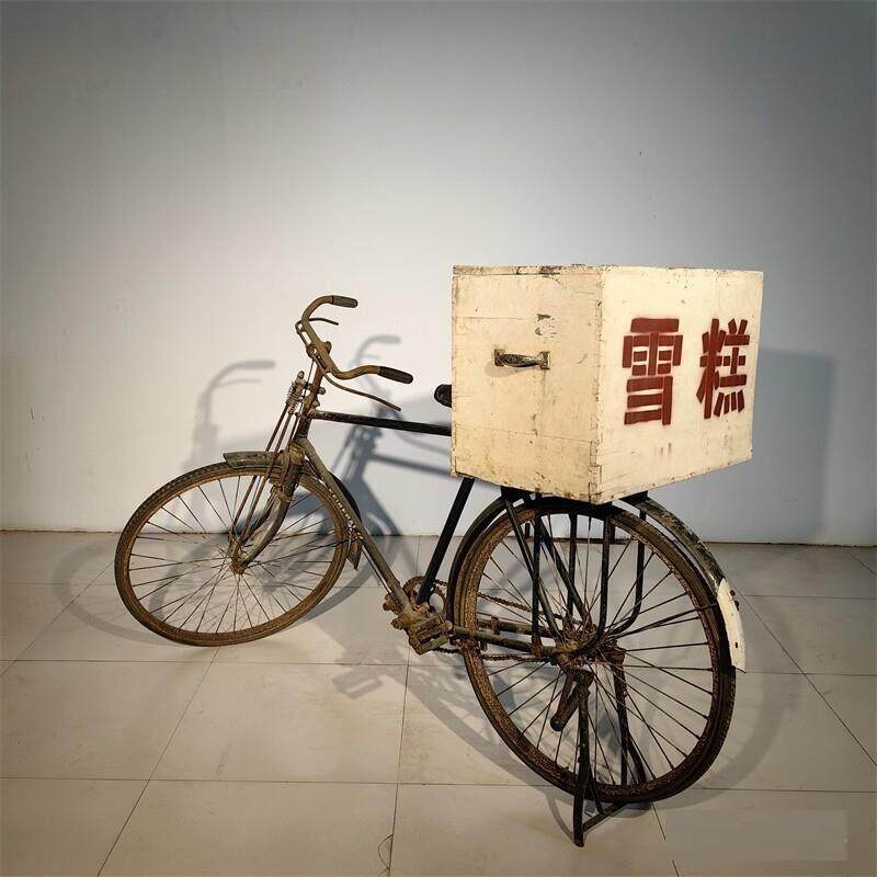 民俗老物件二八自行车老式带筐车休闲农场民宿怀旧收藏装饰道具摆