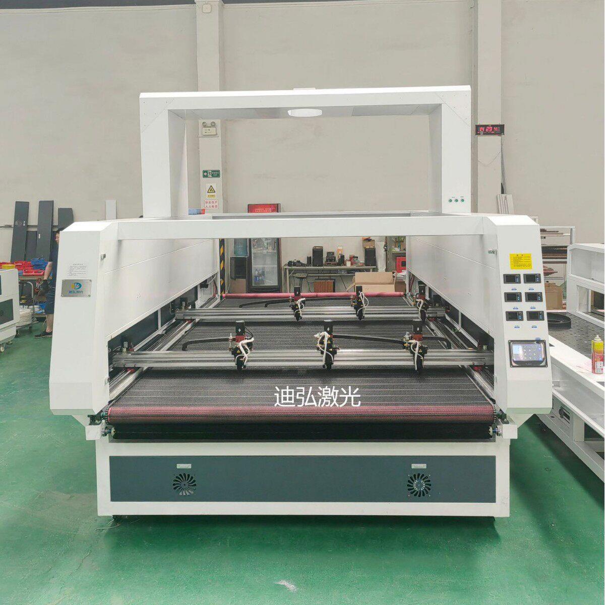 帽子围巾手套布料激光裁剪切割机双轨四头自动送料激光切割机