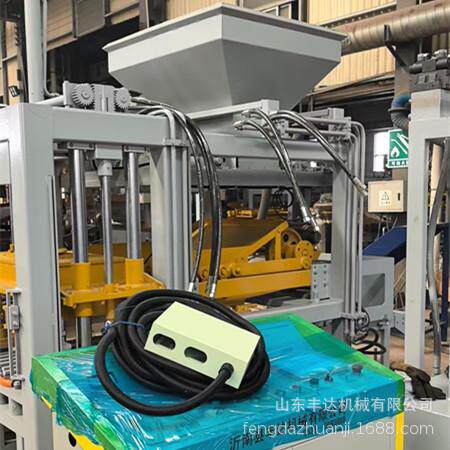 砖机出口QT4-15自动液压砖机 水泥砖机6inch,8inch空心砖