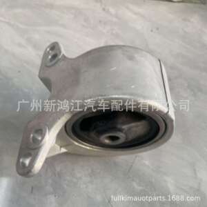 11210-4M810 11210-5U000 11210-4M800发动机支架 厂家直销