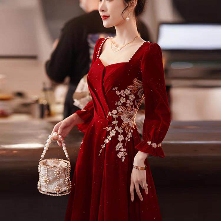 大尺码敬酒服新娘2026新款长袖结婚礼服酒红色丝绒订婚洋装高级感