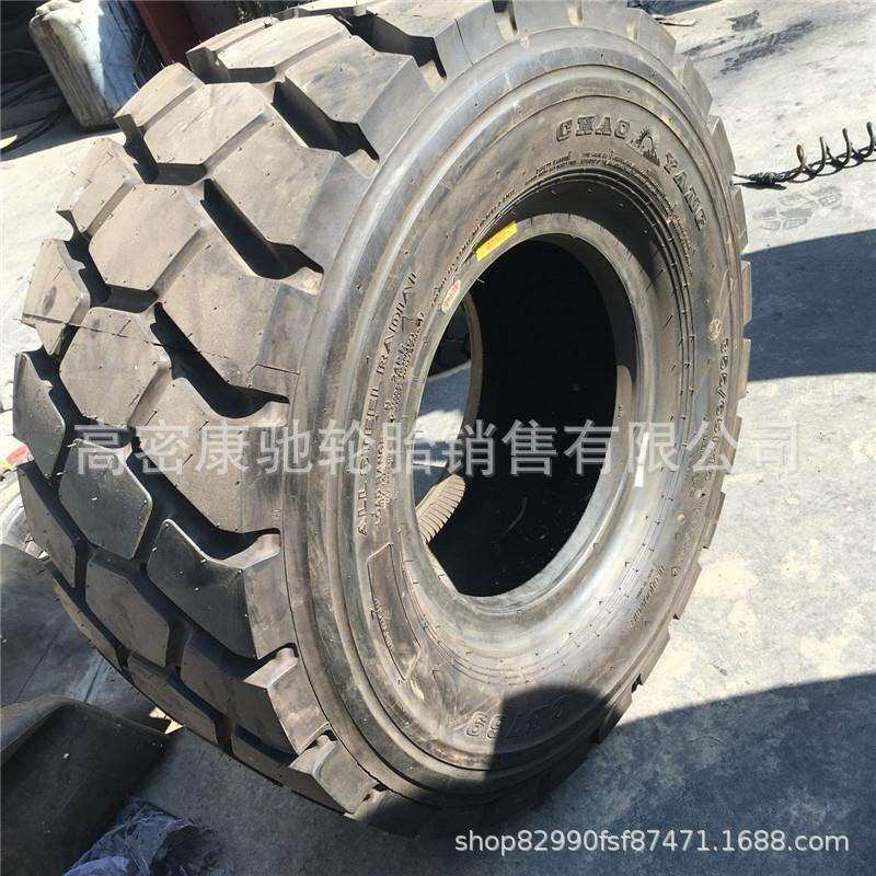 供应 900吨级轮胎式运梁车轮胎 355/65R15
