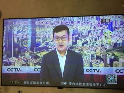 来比下投影仪宝丽来U-5210和坚果T9哪个好，优缺点区别是？