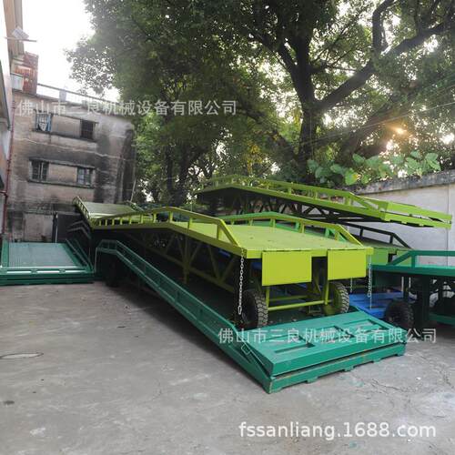 卸货升降平台移动登车桥厂家登车桥液压式移动式登车桥报价